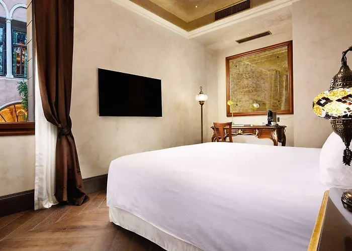 Hotel Theodora Empress Venecia