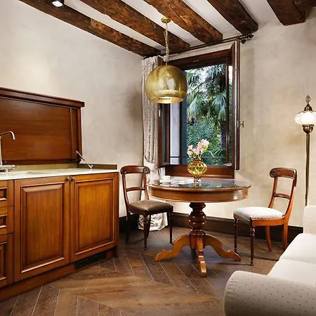 Theodora Empress מלון ונציה