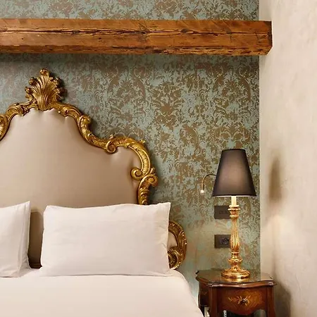 Theodora Empress Hotell