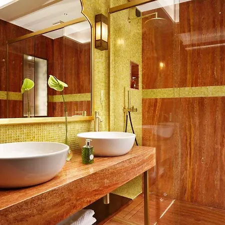 Theodora Empress Hotel *