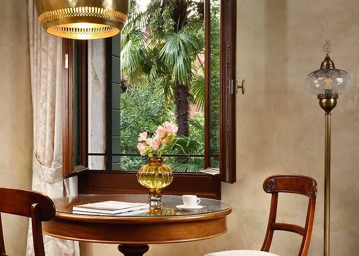 Theodora Empress Hotel *